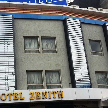Hotel Zenith Сурат Екстер'єр фото