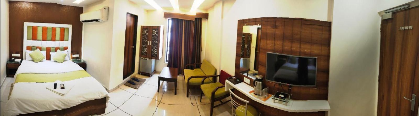 Hotel Zenith Сурат Екстер'єр фото