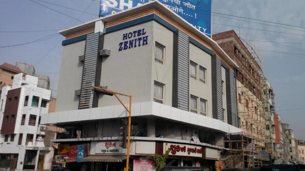 Hotel Zenith Сурат Екстер'єр фото